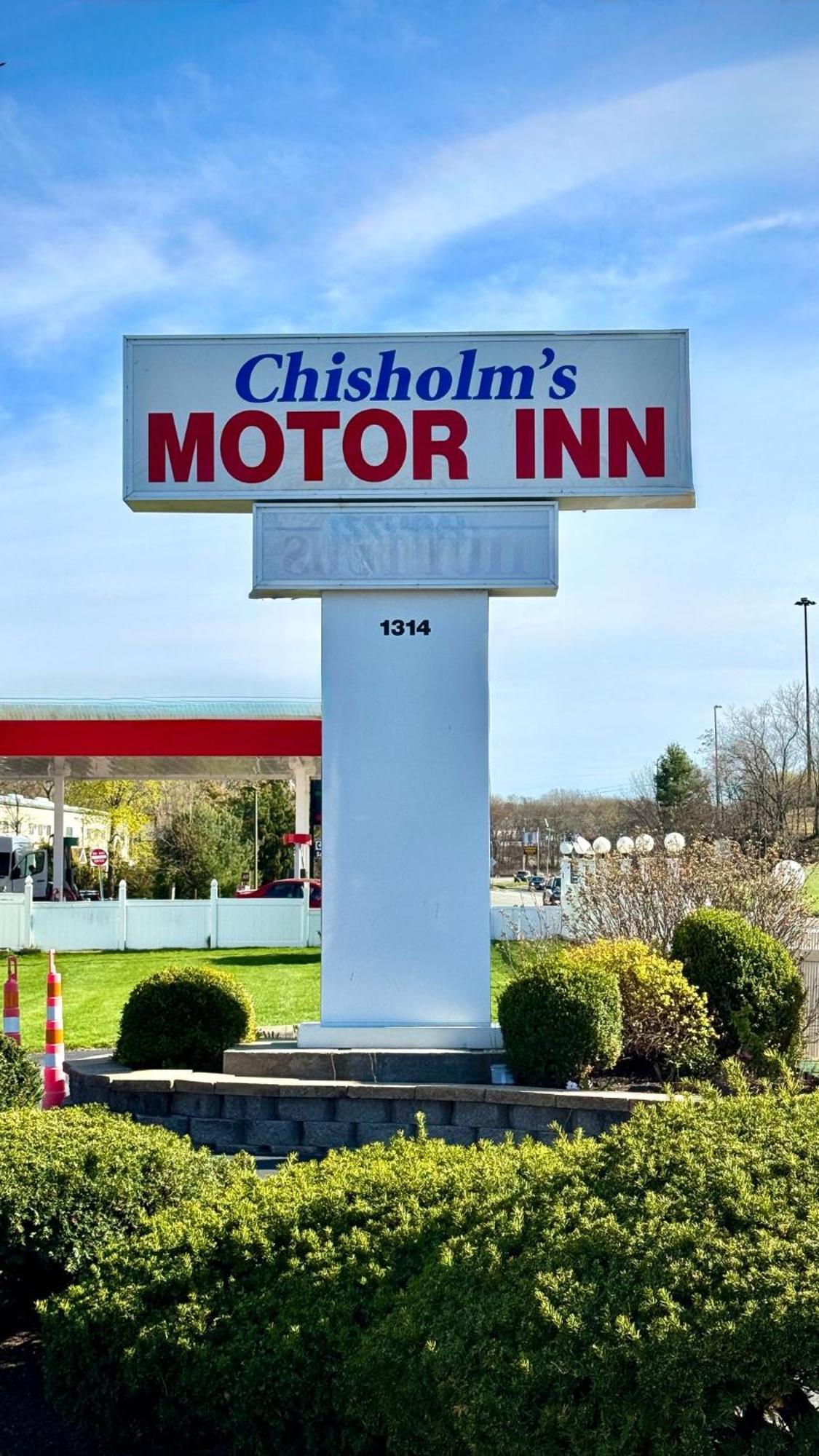 Chisholm'S Motor Inn Saugus Exterior photo